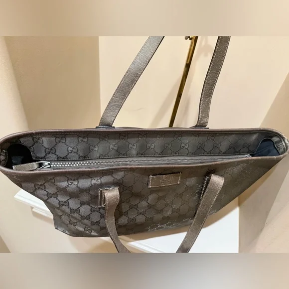 Gucci Metallic Monogram Zip Top Tote Bag - Picture 9 of 14